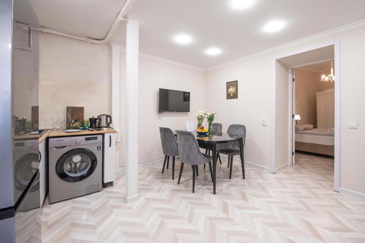 Old Town-Booking Apartment Тбилиси Екстериор снимка