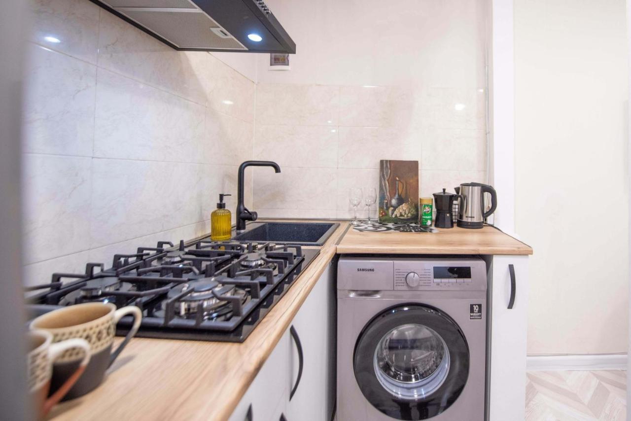Old Town-Booking Apartment Тбилиси Екстериор снимка